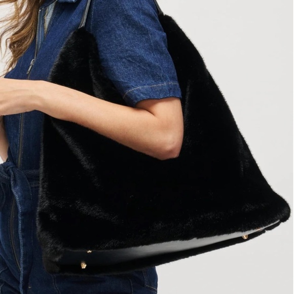 NWT Black Hobo Bag Large Soft Vegan Shoulder Handbag Stylish Everyday - Picture 1 of 6